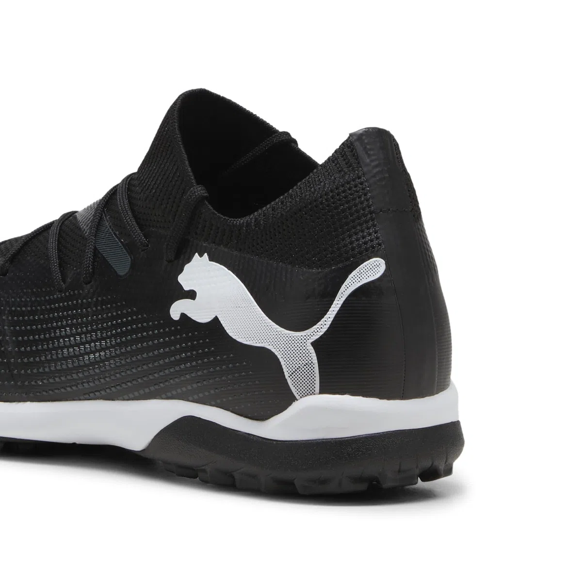 Puma Future 7 Match TT Soccer ShoeHombre