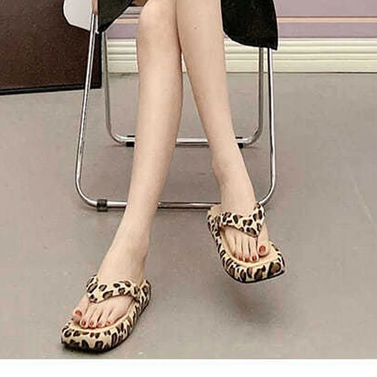 Zapatillas para Mujeres Chanclas de Fondo Gruesas para Mujeres diseñador de Estampado de Leopardo Clip de Punta de los pies de la Plataforma de Color Mixto Femenino Zapatos de Playa 38-39fits 37-38