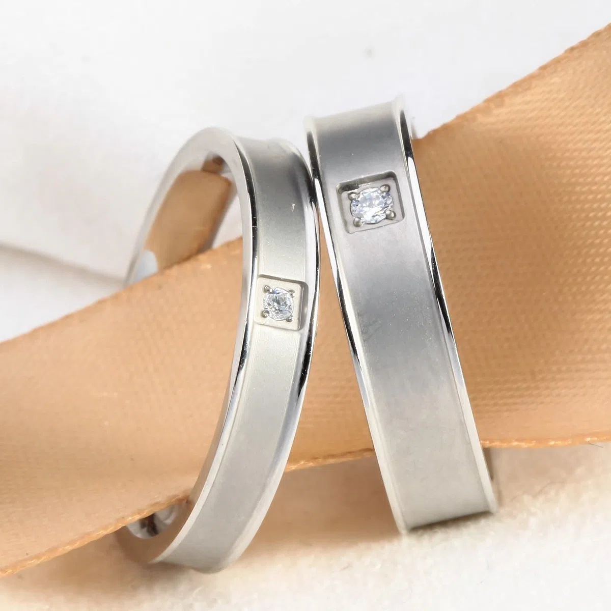 AmDxD Anillo de boda plateado, acero inoxidable, alianza para pareja de plata, boda, blanco, circonio, W56.5 & M51.5, Acero inoxidable, circonita cúbica,