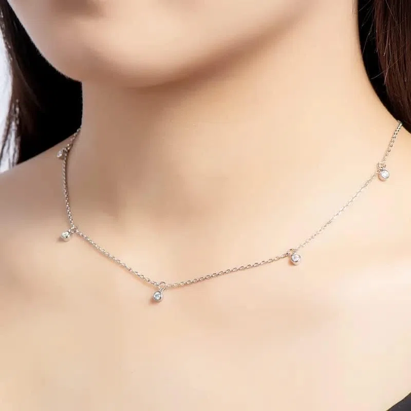 Collar de moissanita de 2,5 mm de corte redondo de color D para regalo de mujer con longitud de cadena de 16 + 2 pulgadas