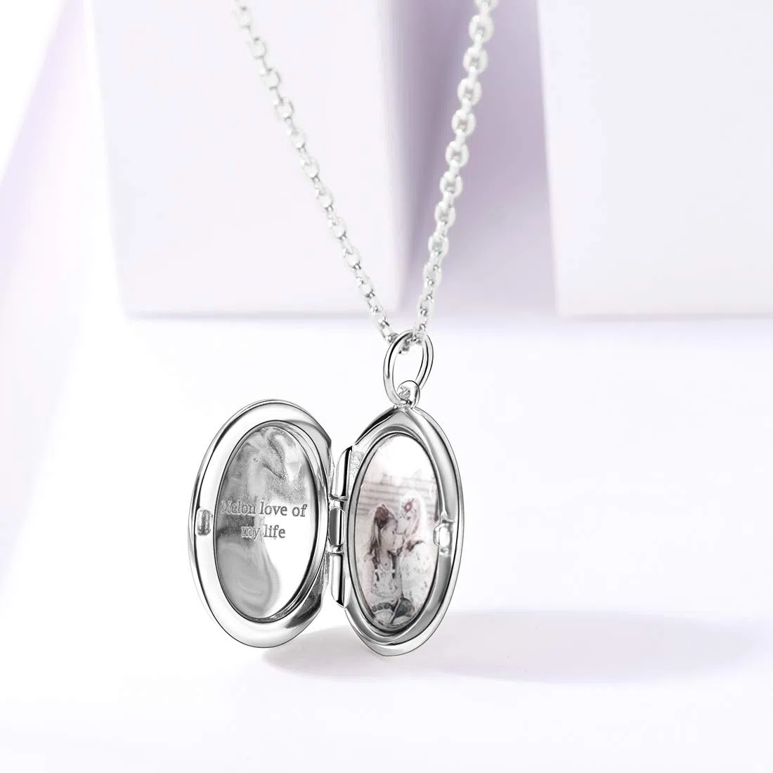 SILVERCUTE Collar con Medallón Fotos Personalizados Plata de Ley 925 para Mujeres Colgante Guardapelo Personalizable Corazón Ovalado Redondo Regalos para Mama Amiga Esposa Caja de Regalo