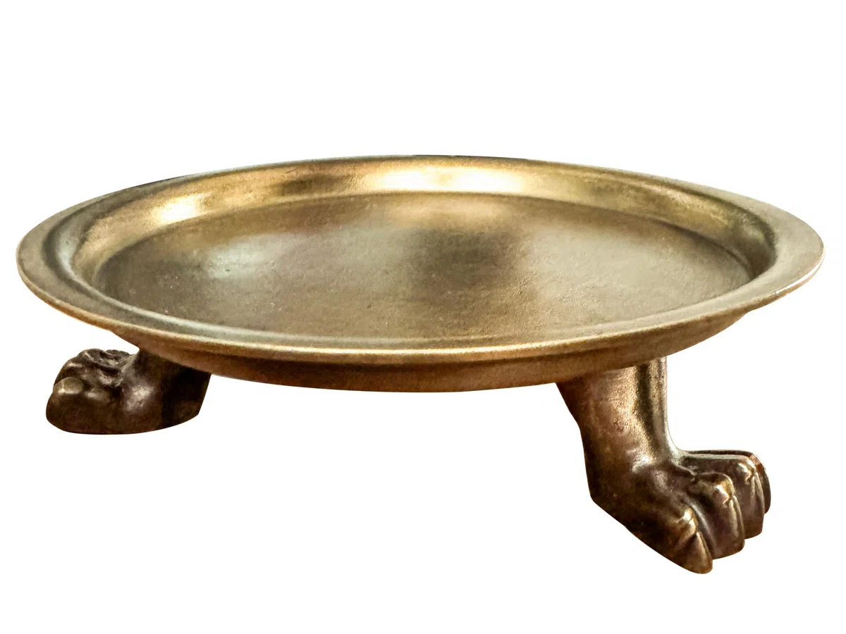 Bandeja de latón macizo 100 % con patas de garras, bandeja de latón, plato para velas, portavelas antiguo, pedestal para velas, soporte para joyas, soporte para velas (4.5 pulgadas de diámetro, 1.35