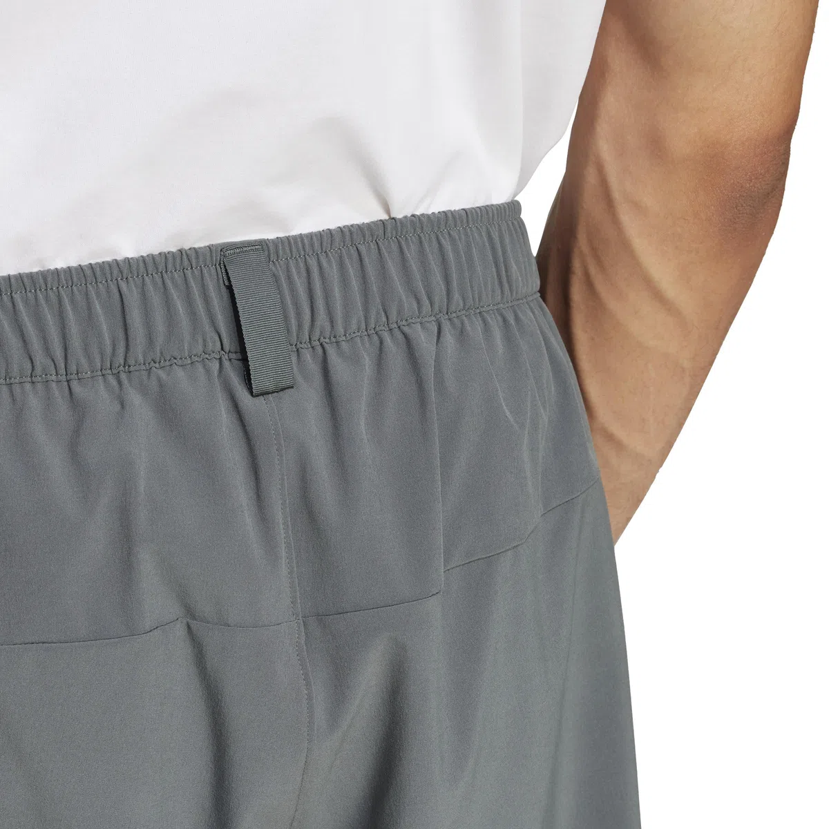 adidas Men's Pantalón elástico Multi Essentials