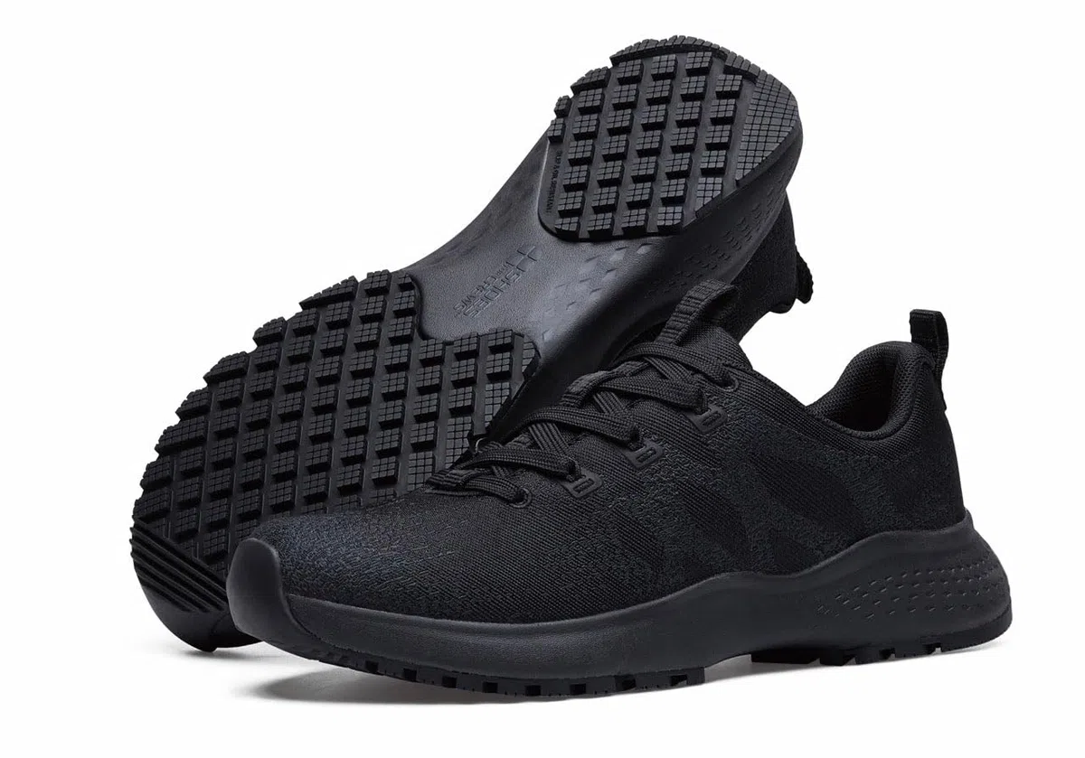 Shoes for Crews Zuecos de trabajo antideslizantes para hombres y mujeres – Zuecos unisex cómodos para el trabajo – ideales para la restauración, la gran distribución – Radium II CE