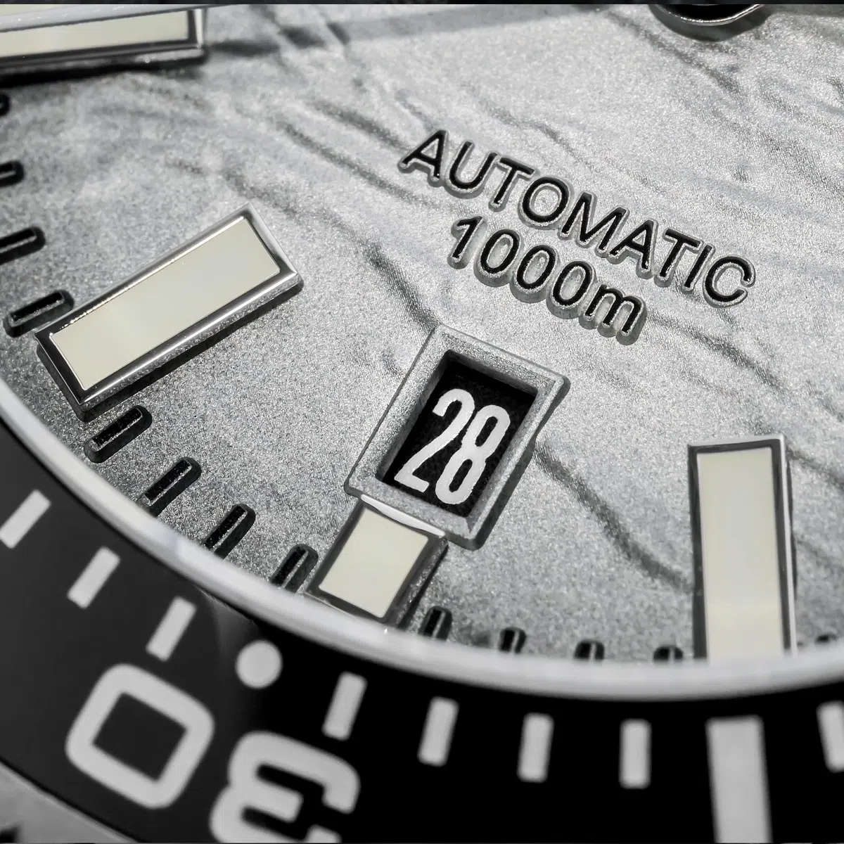 ADDIESDIVE Reloj de buceo automático para hombre impermeable 1000 m reloj con válvula de purga de helio NH35 cristal zafiro BGW9 luminoso