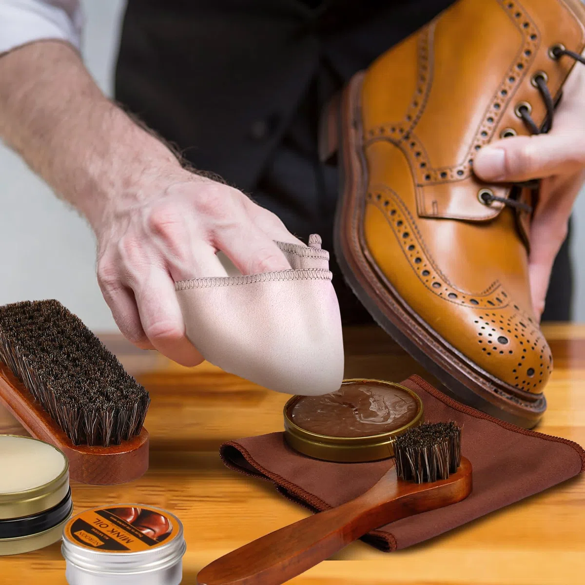 Kit de cuidado de zapatos de 13 piezas, cepillo de pulido de zapatos de crin, esmalte de zapatos negro marrón neutro, acondicionador de cuero de aceite de visón para botas, esponjas de brillo de