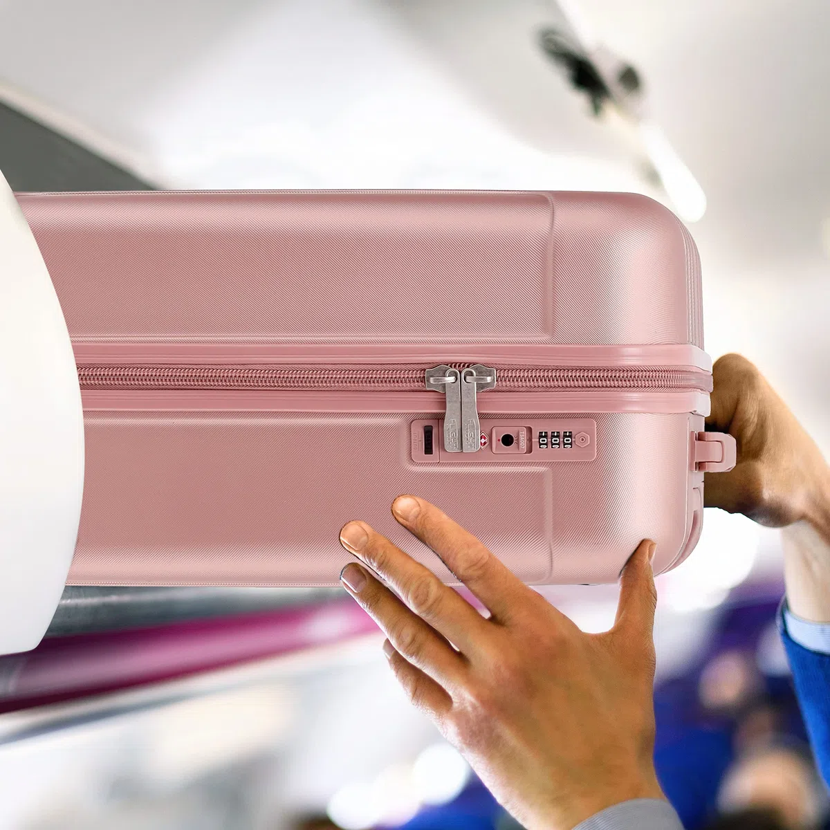 Flight Knight Maleta De Mano Rigida Y Ligera Premium - 8 Ruedas Giratorias - Cerradura TSA Incorporada con Puerto USB - Aprobada por Mas De 100 Aerolineas como EasyJet para Cabina Grande - 56x45x25cm