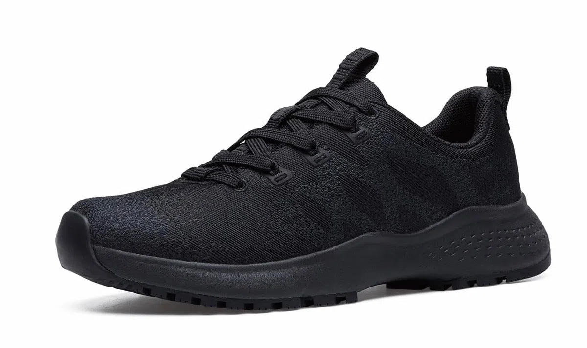 Shoes for Crews Zuecos de trabajo antideslizantes para hombres y mujeres – Zuecos unisex cómodos para el trabajo – ideales para la restauración, la gran distribución – Radium II CE