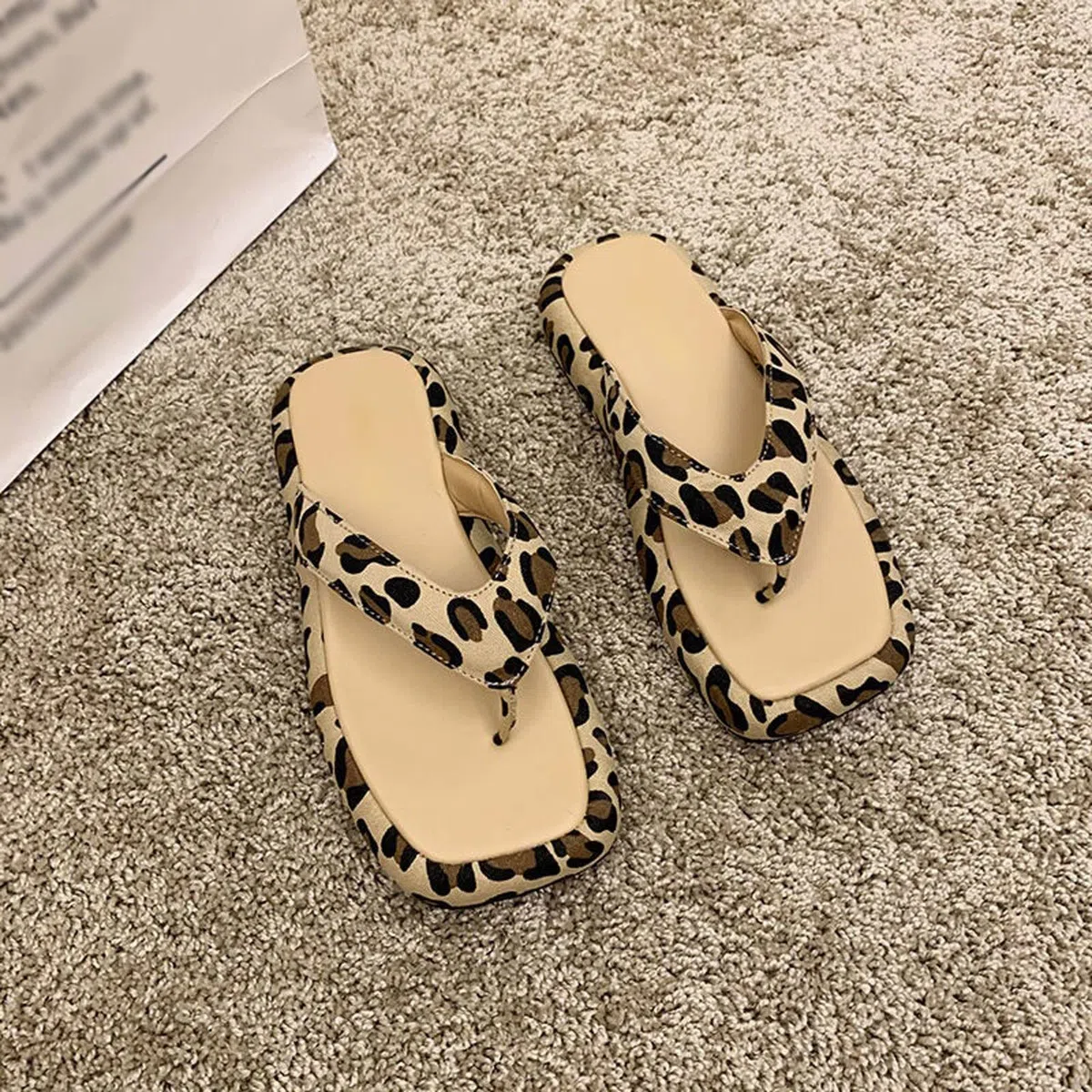 Zapatillas para Mujeres Chanclas de Fondo Gruesas para Mujeres diseñador de Estampado de Leopardo Clip de Punta de los pies de la Plataforma de Color Mixto Femenino Zapatos de Playa 38-39fits 37-38