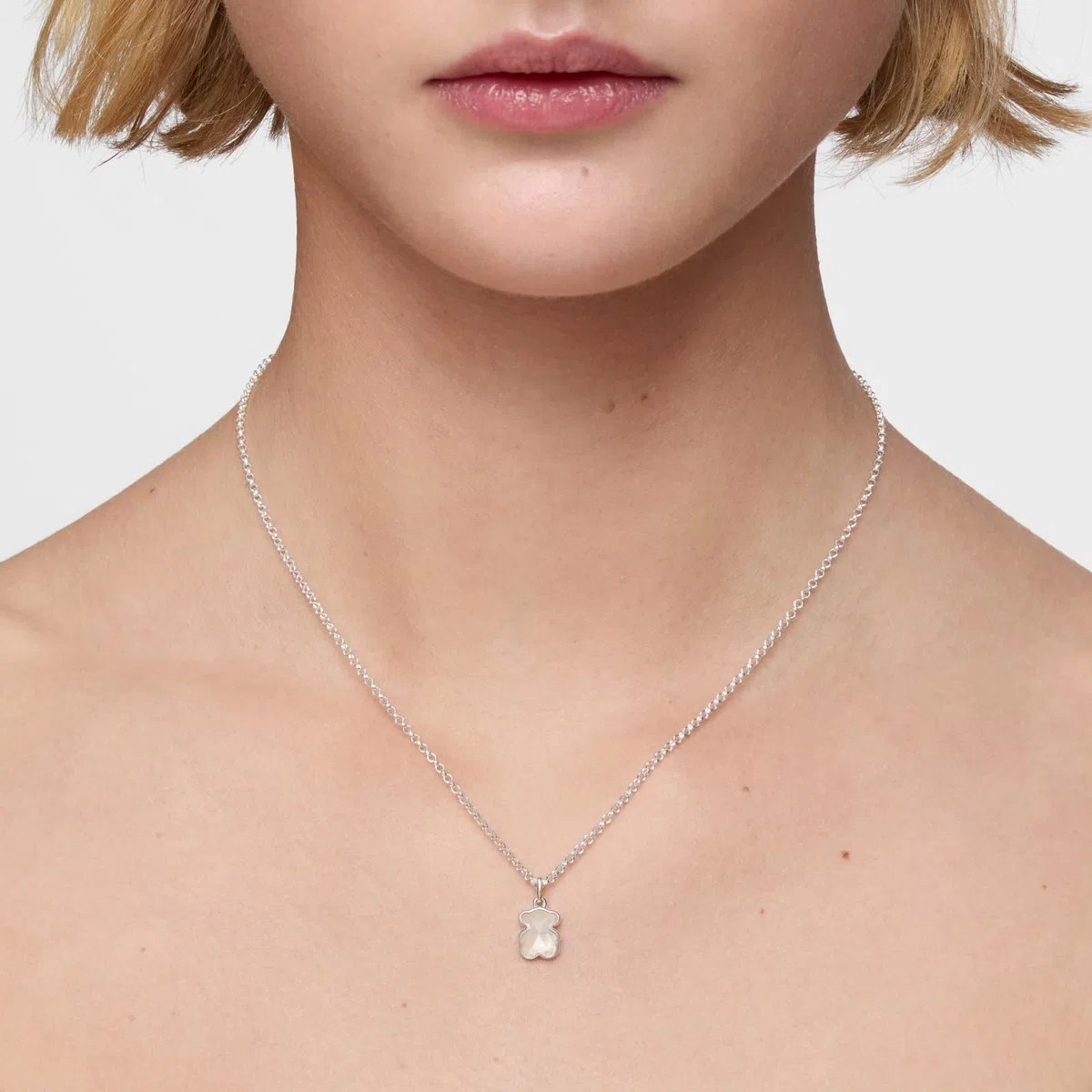 TOUS Collar corto de plata y motivo oso en nácar, Para Mujer, Colección Icon Color