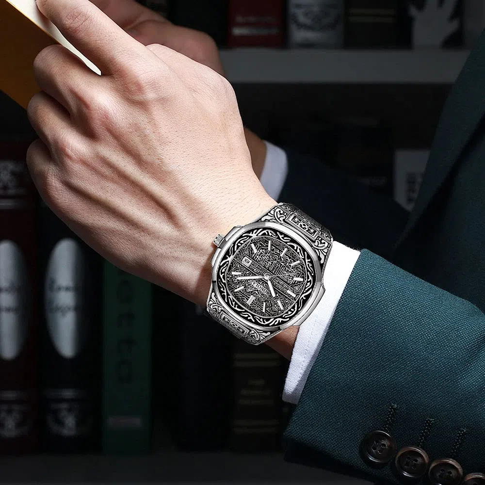 Relojes de cuarzo retro de los hombres con patrón de tatuaje tallado pulsera de acero inoxidable calendario impermeable reloj de pulsera