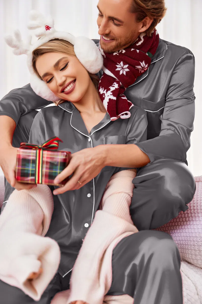 Ekouaer Pijamas a juego para parejas, de seda, de manga larga, de satén, suave, con botones, tallas S-XXL, Gris oscuro, Medium