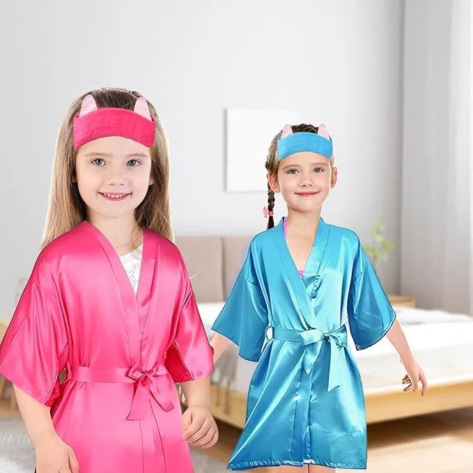MSYU Juego de 30 piezas de suministros de fiesta de spa para niñas, batas de satén para fiestas de pijamas, suministros para fiestas de pijamas con diadema y venda para los ojos, regalo de cumpleaños